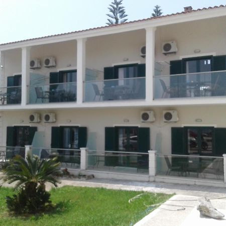 Umbrella Beach Apartments Кавос Екстер'єр фото