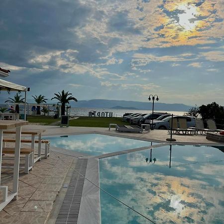 Umbrella Beach Apartments Кавос Екстер'єр фото