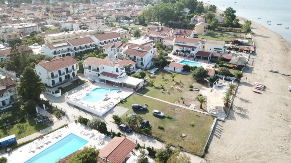 Umbrella Beach Apartments Кавос Екстер'єр фото