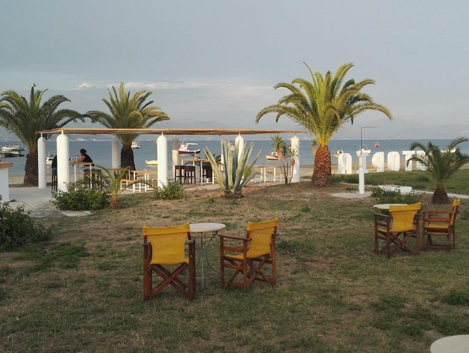 Umbrella Beach Apartments Кавос Екстер'єр фото