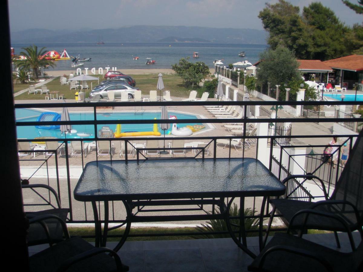 Umbrella Beach Apartments Кавос Екстер'єр фото